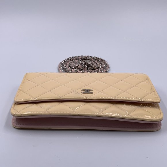 Authentic CHANEL Patent Leather Wallet-on-the-chain WOC Crossbody Flap Bag - Lig - Picture 5 of 15